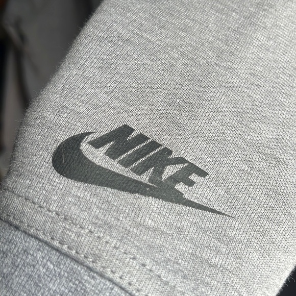 WORN ONCE Nike running sweatshirt - Picture 1 of 3